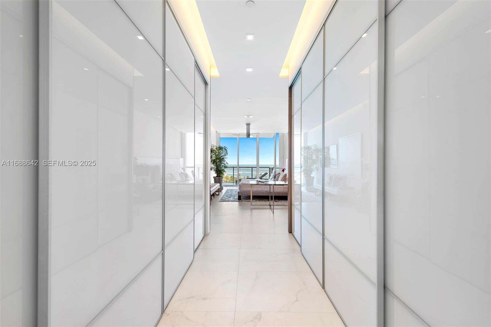 Continuum Unit #706 | Picture 20