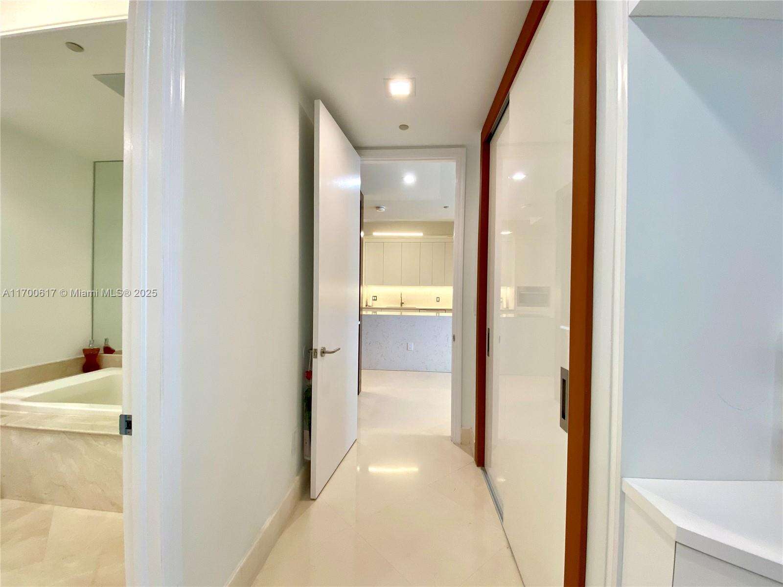 Continuum Unit #1207 | Picture 13