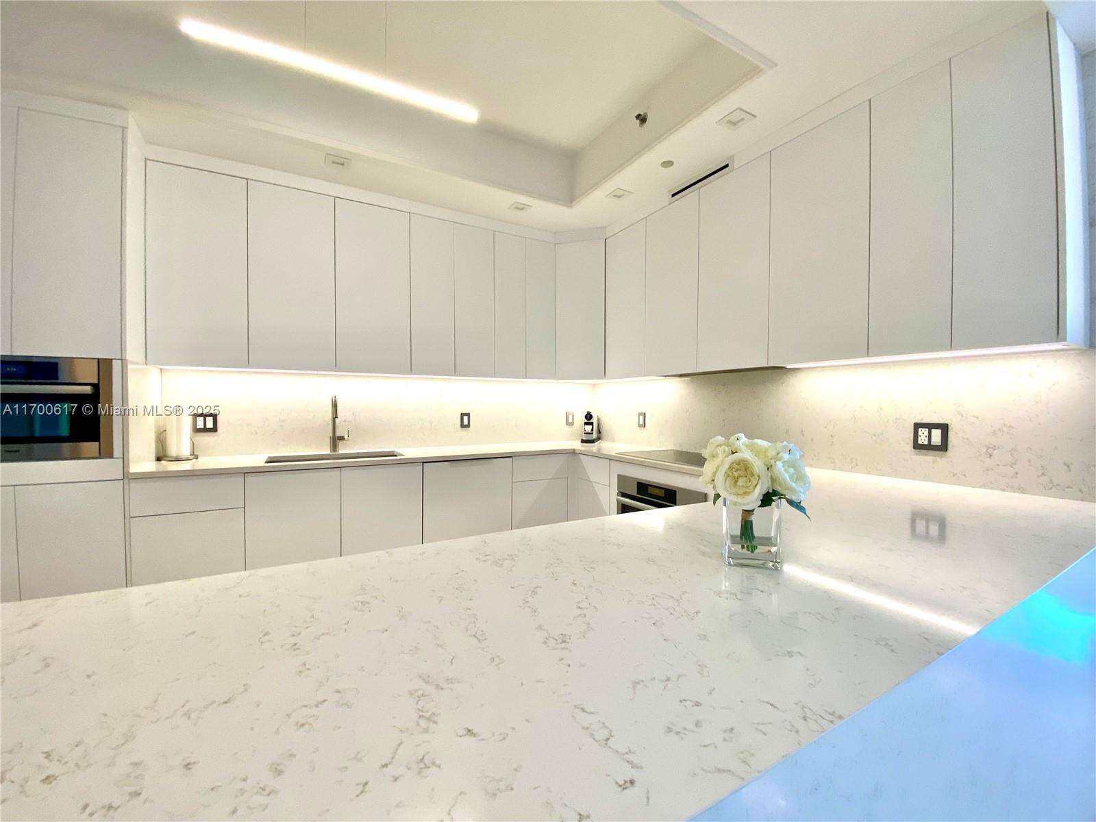 Continuum Unit #1207 | Picture 3