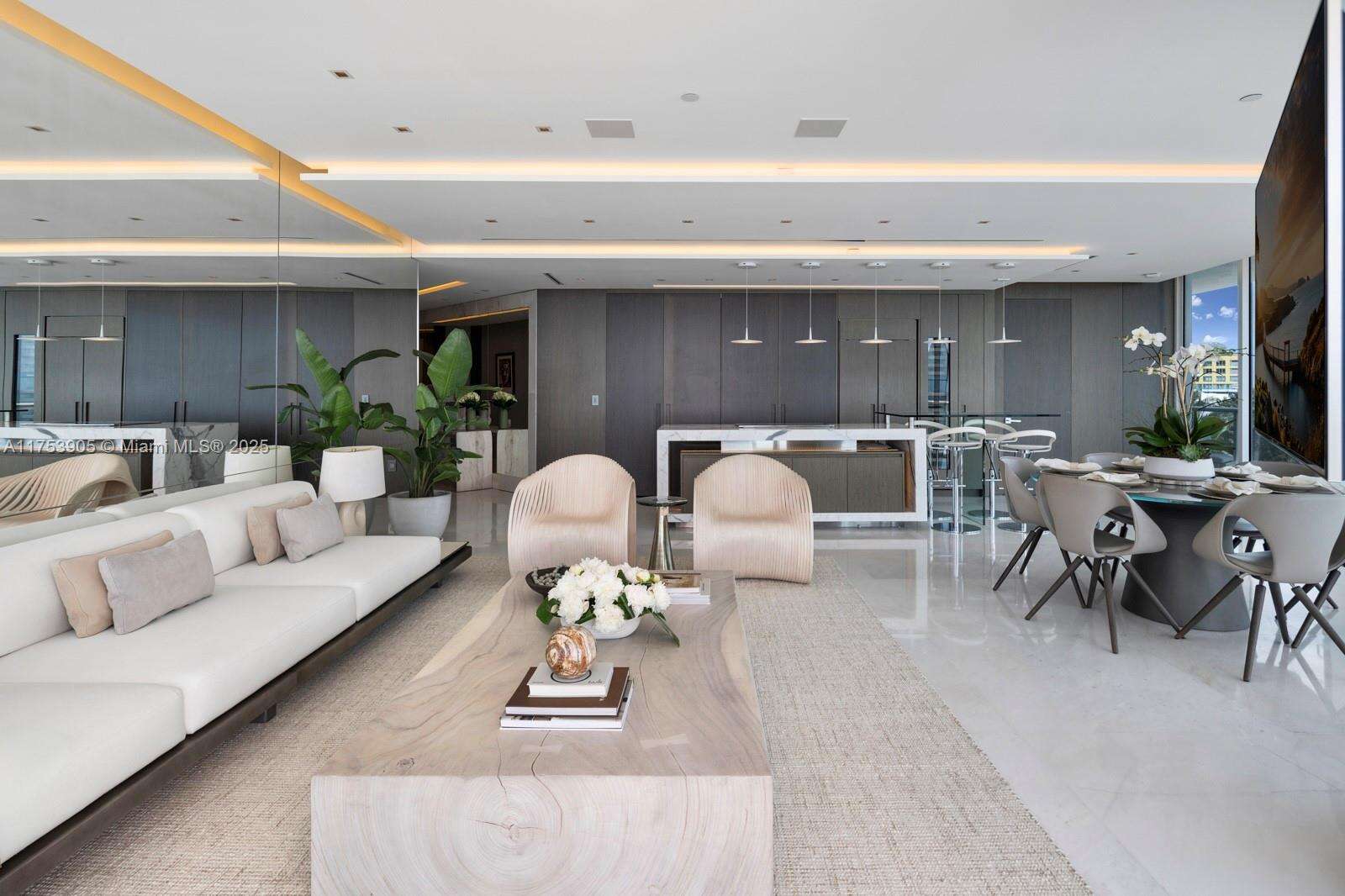 Continuum Unit #606 | Picture 8