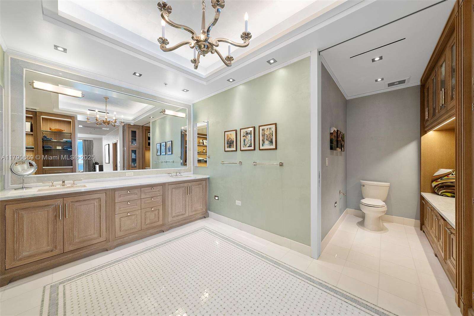 Continuum Unit #2801 | Picture 13