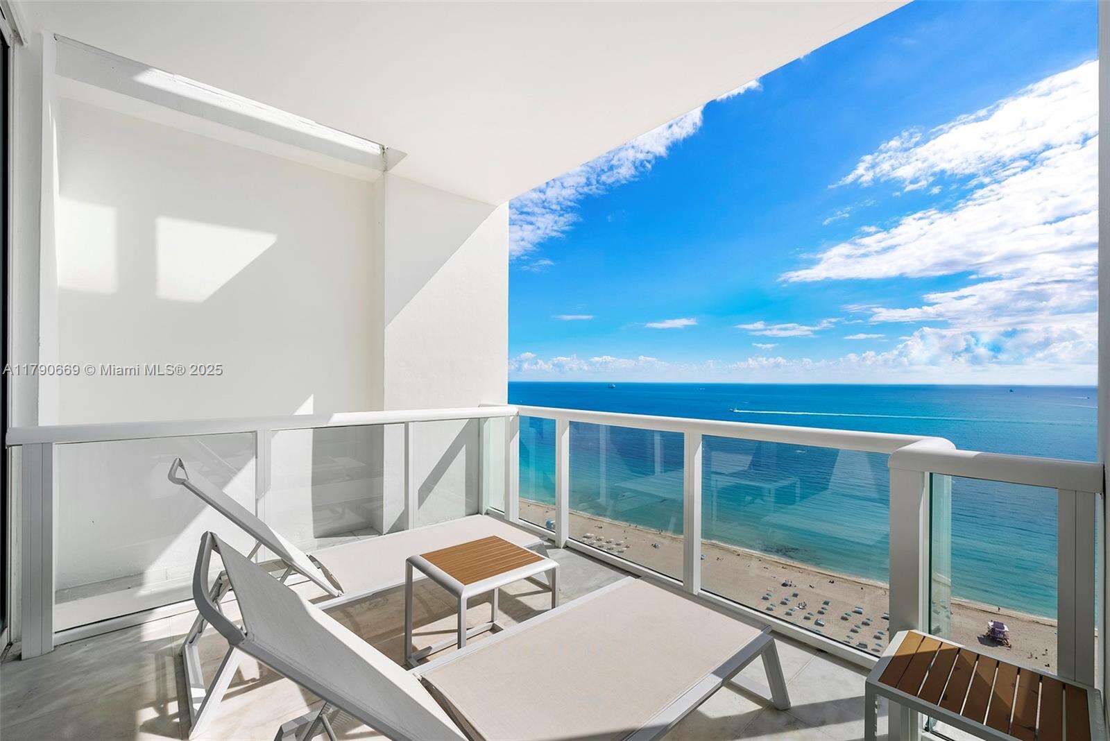 Continuum Unit #2801 | Picture 16