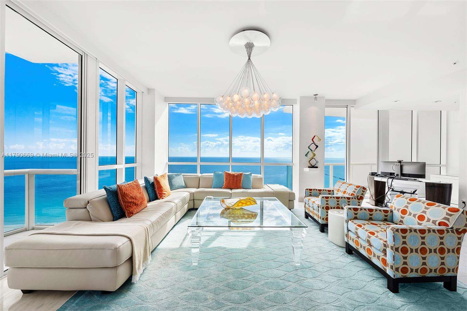 Continuum Unit #2801 | Picture 3