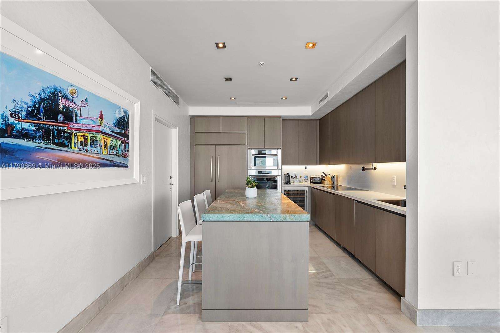 Continuum Unit #2801 | Picture 7