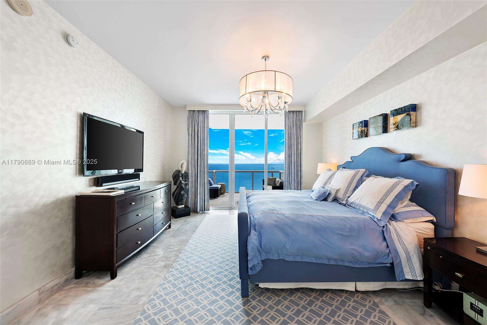 Continuum Unit #2801 | Picture 9