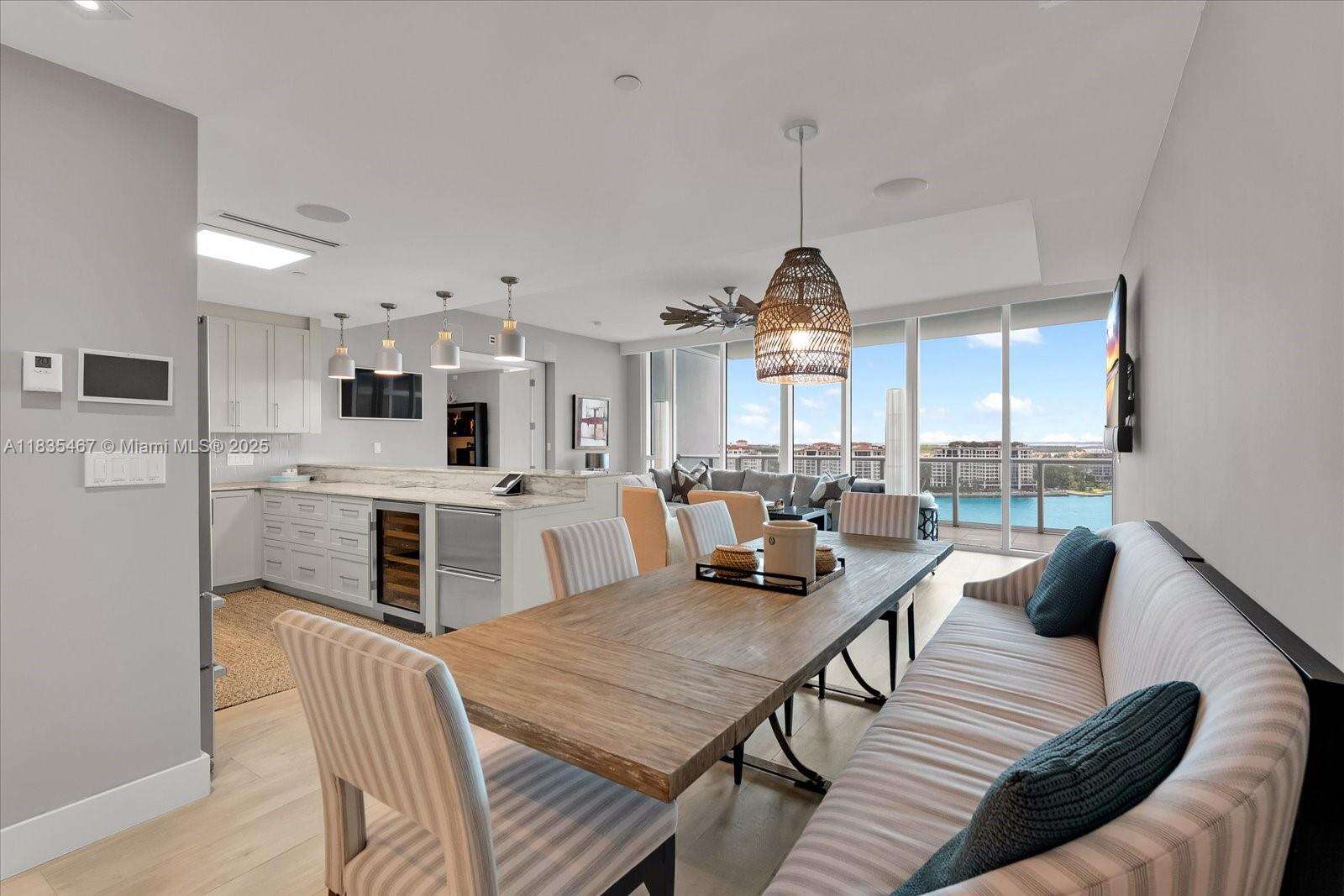 Continuum Unit #1502 | Picture 11