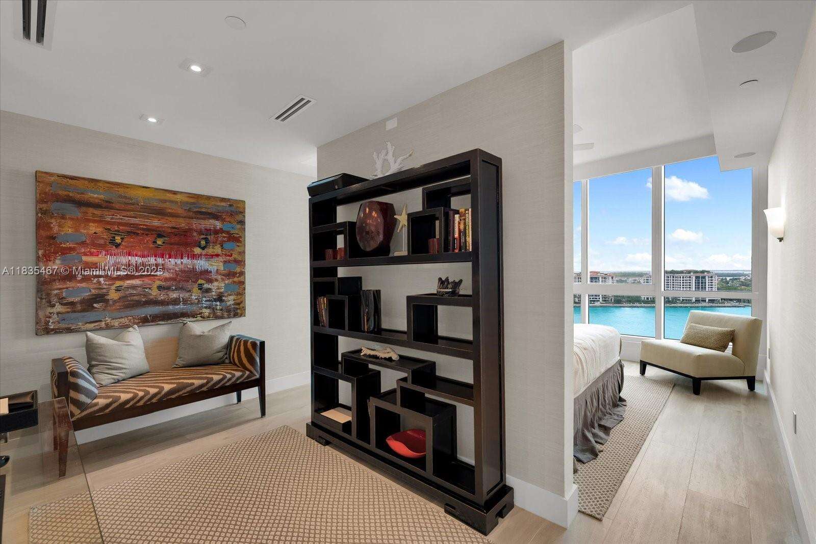 Continuum Unit #1502 | Picture 17