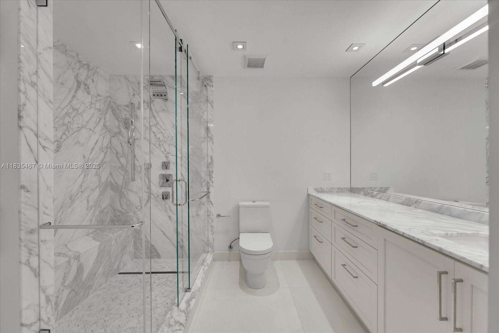 Continuum Unit #1502 | Picture 19