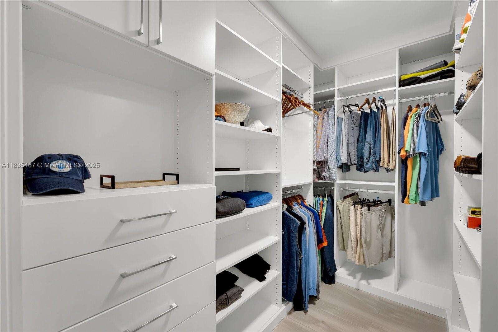 Continuum Unit #1502 | Picture 21