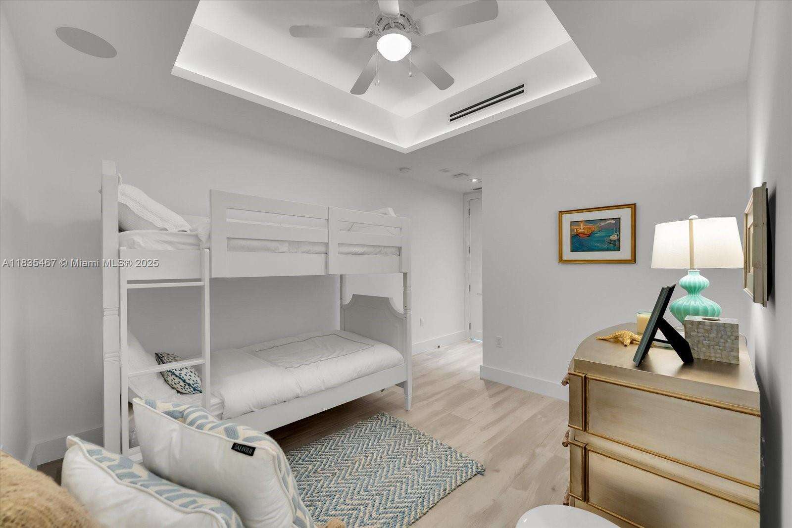 Continuum Unit #1502 | Picture 28