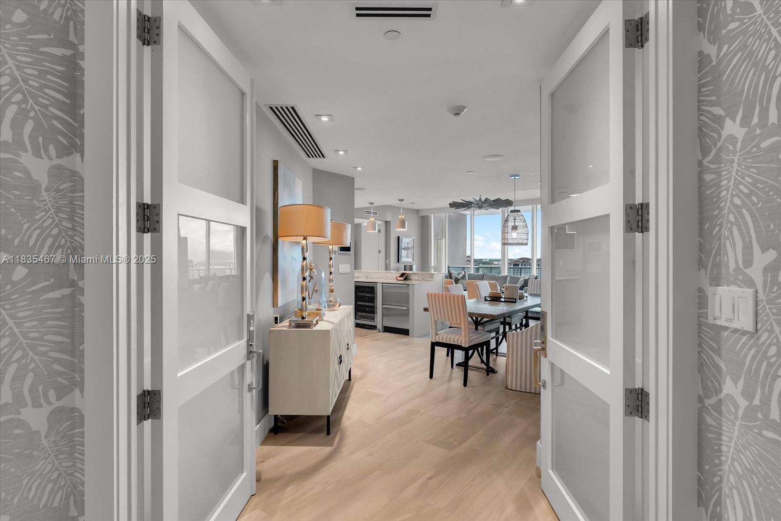 Continuum Unit #1502 | Picture 7