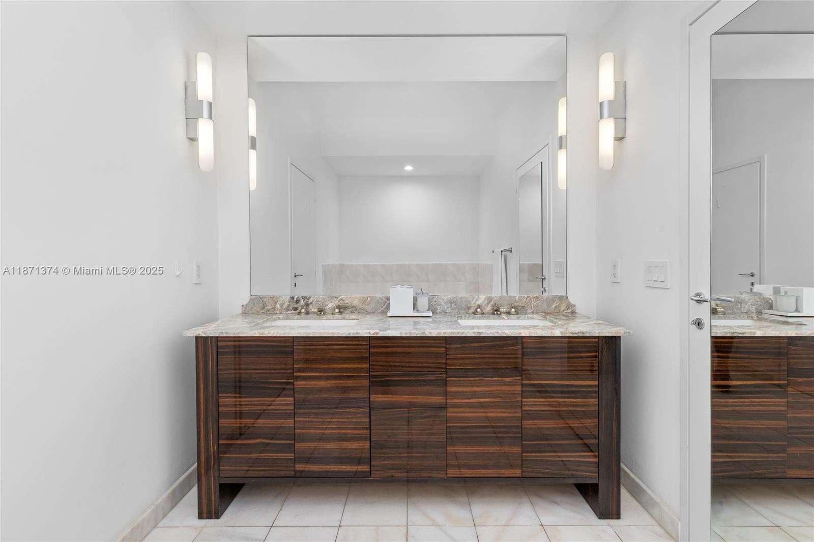 Continuum Unit #1005 | Picture 16