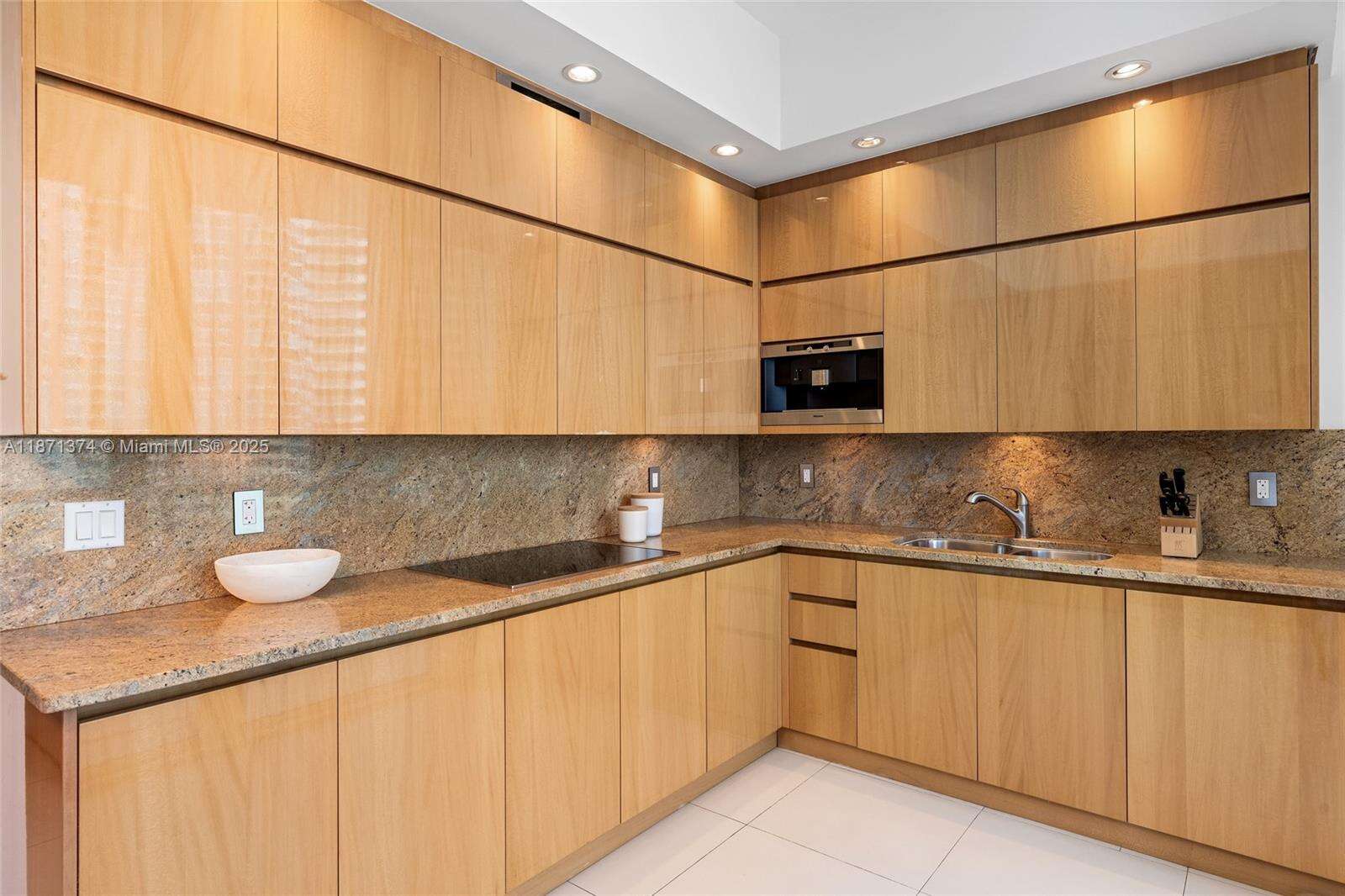 Continuum Unit #1005 | Picture 8