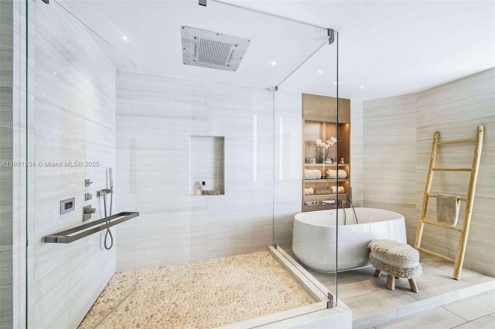 Continuum Unit #3803 | Picture 37