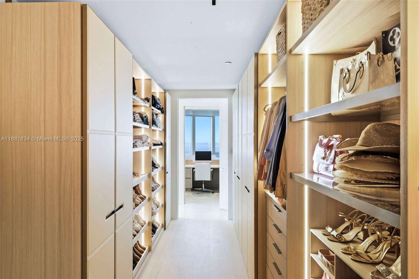 Continuum Unit #3803 | Picture 40