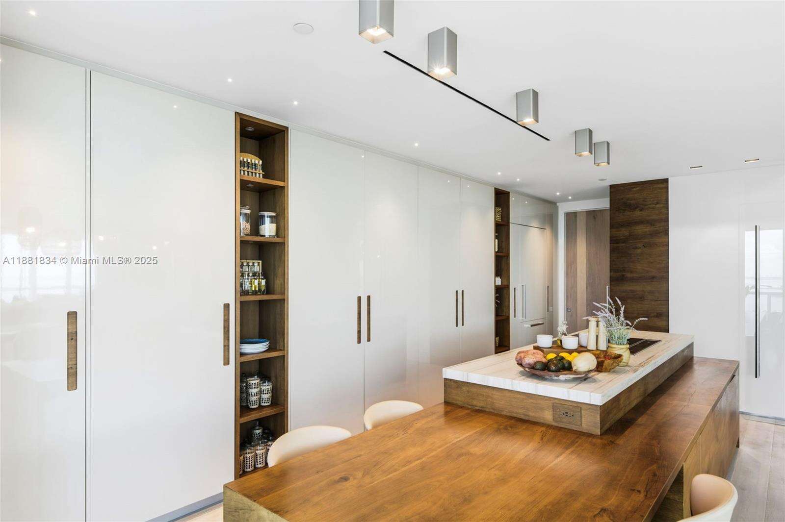 Continuum Unit #3803 | Picture 53