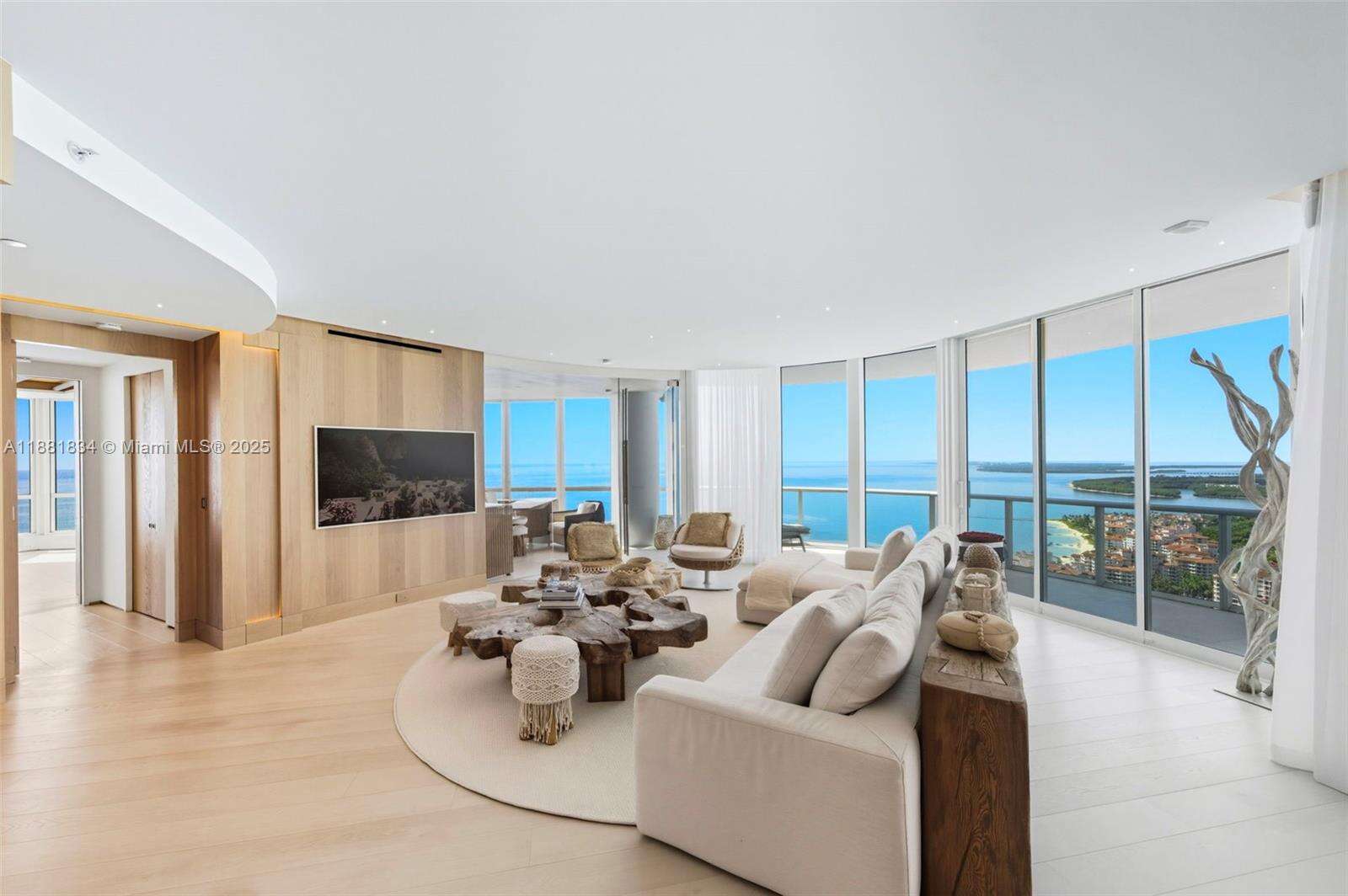 Continuum Unit #3803 | Picture 9