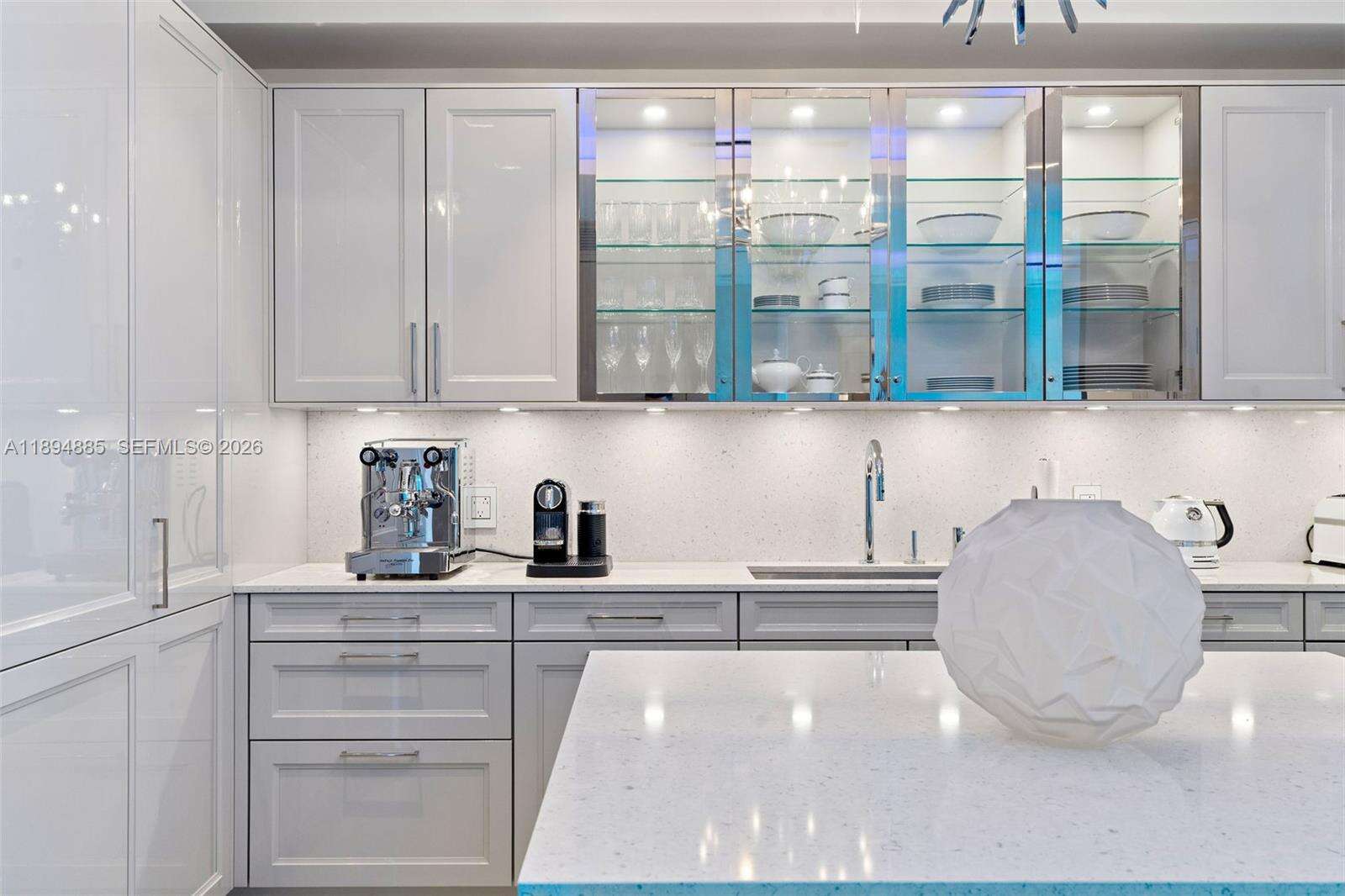 Continuum Unit #2506 | Picture 16