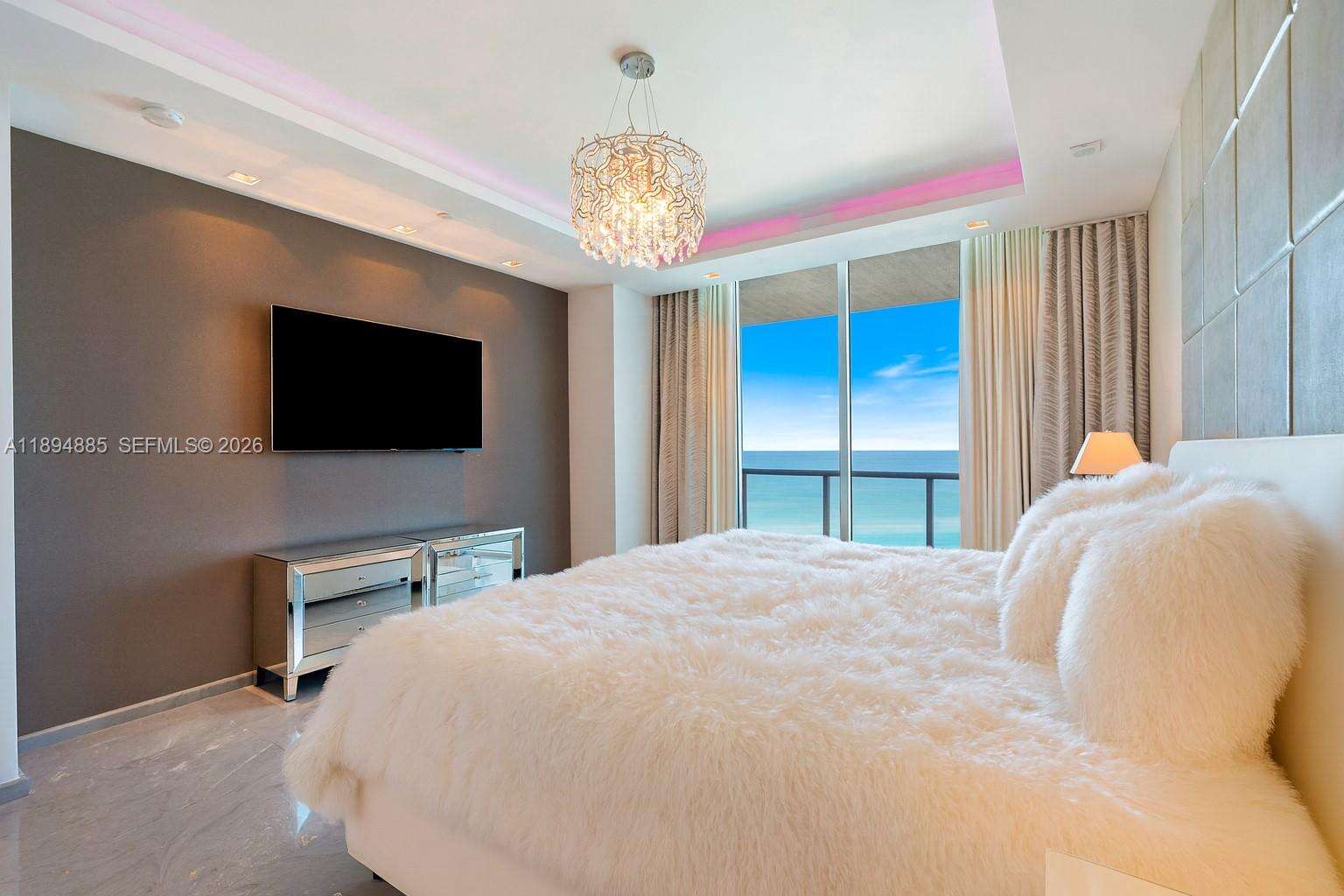 Continuum Unit #2506 | Picture 23