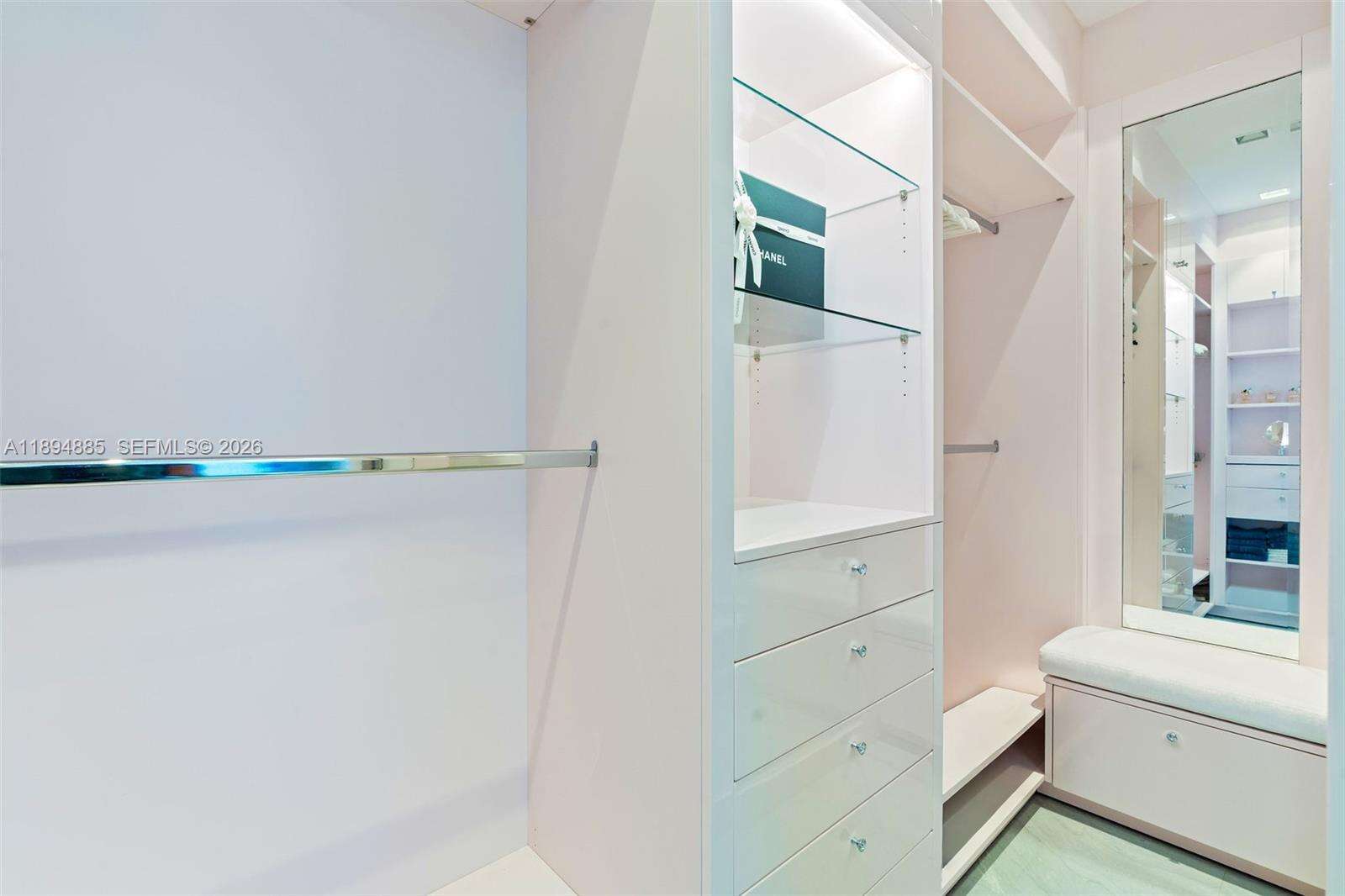 Continuum Unit #2506 | Picture 33