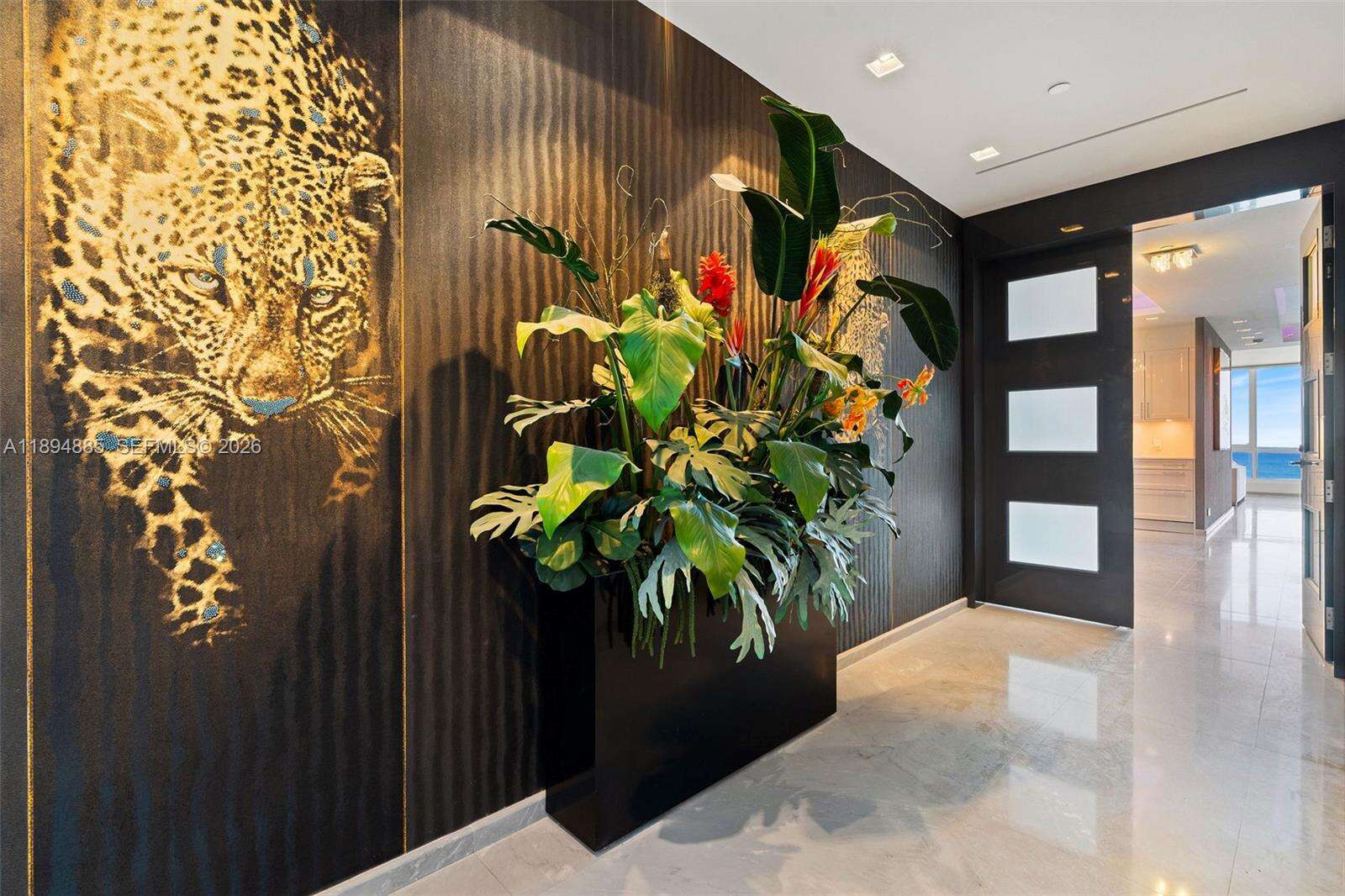 Continuum Unit #2506 | Picture 34