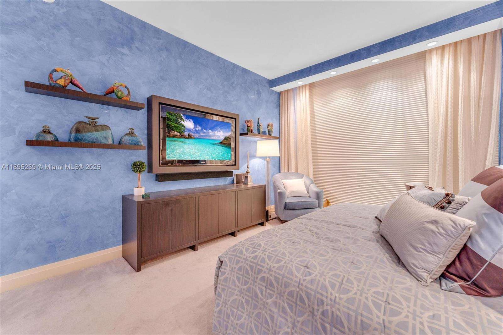 Continuum Unit #705 | Picture 17