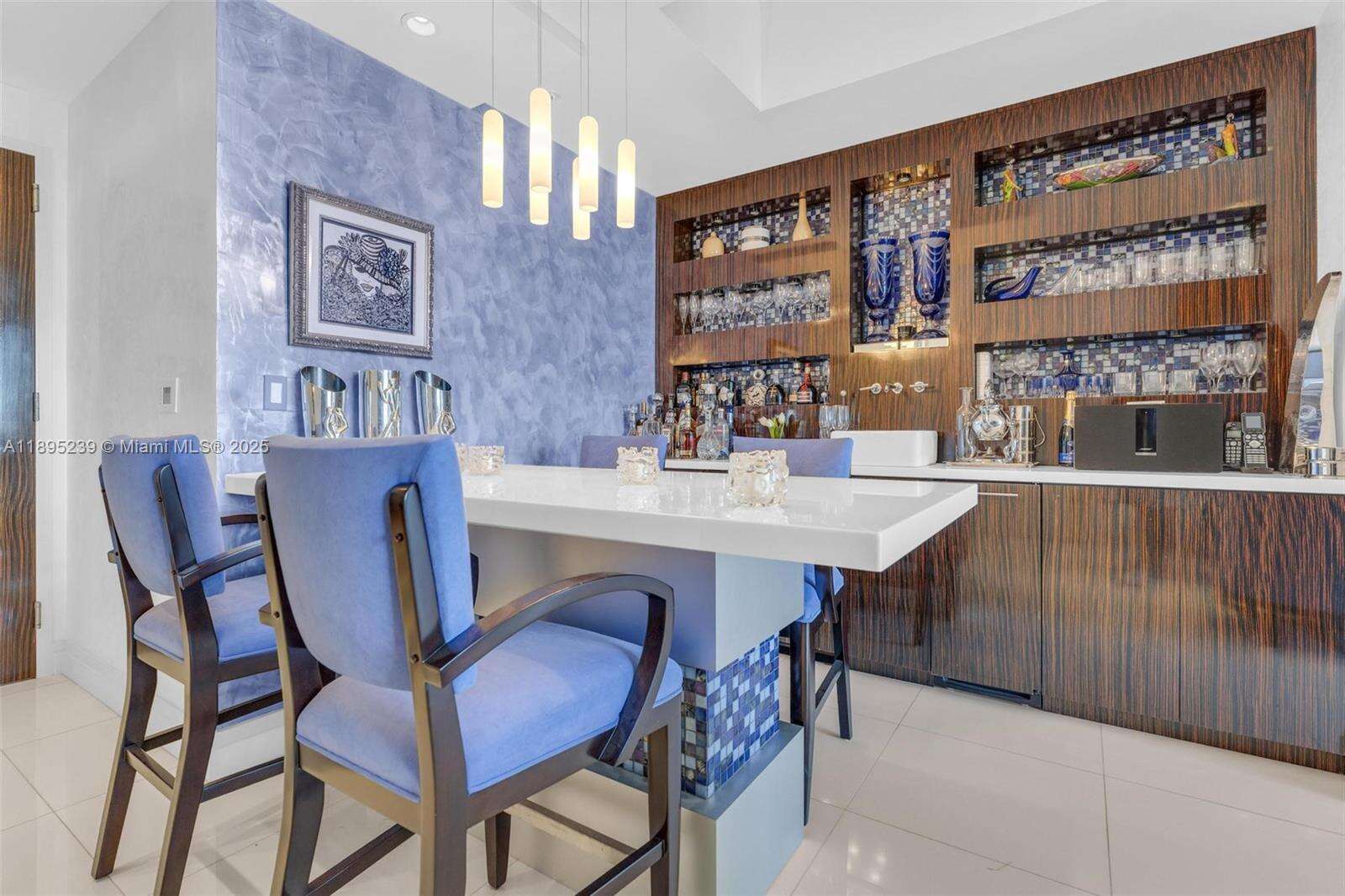 Continuum Unit #705 | Picture 29