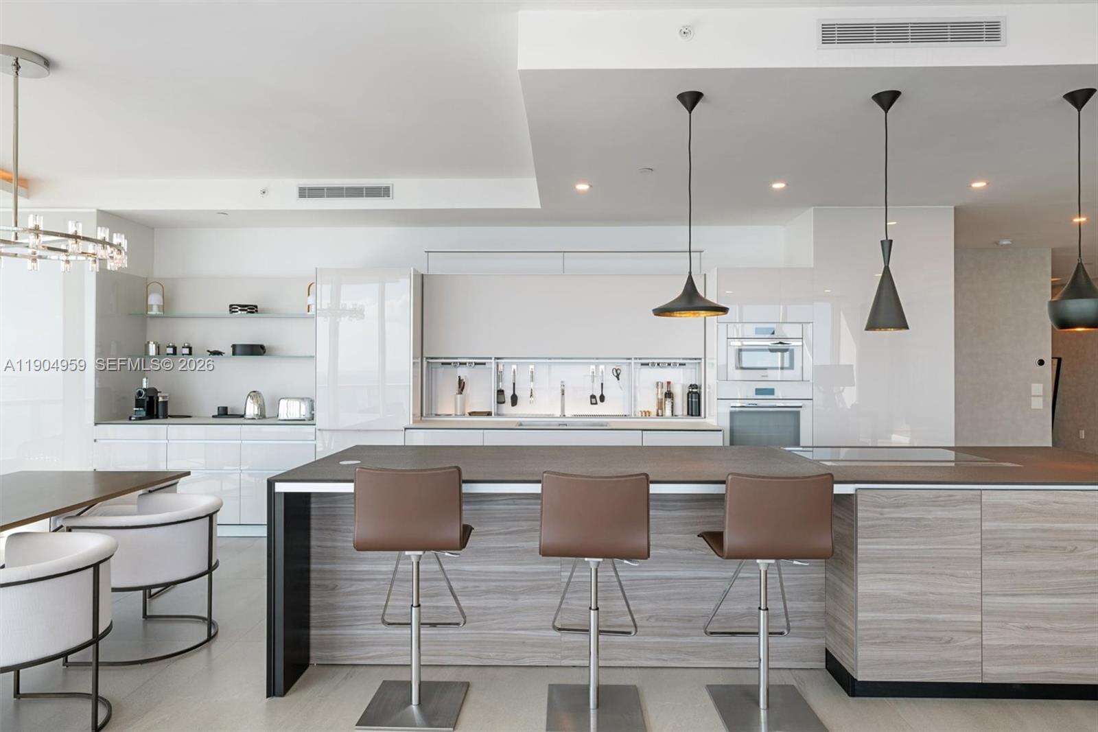 Continuum Unit #3203 | Picture 15