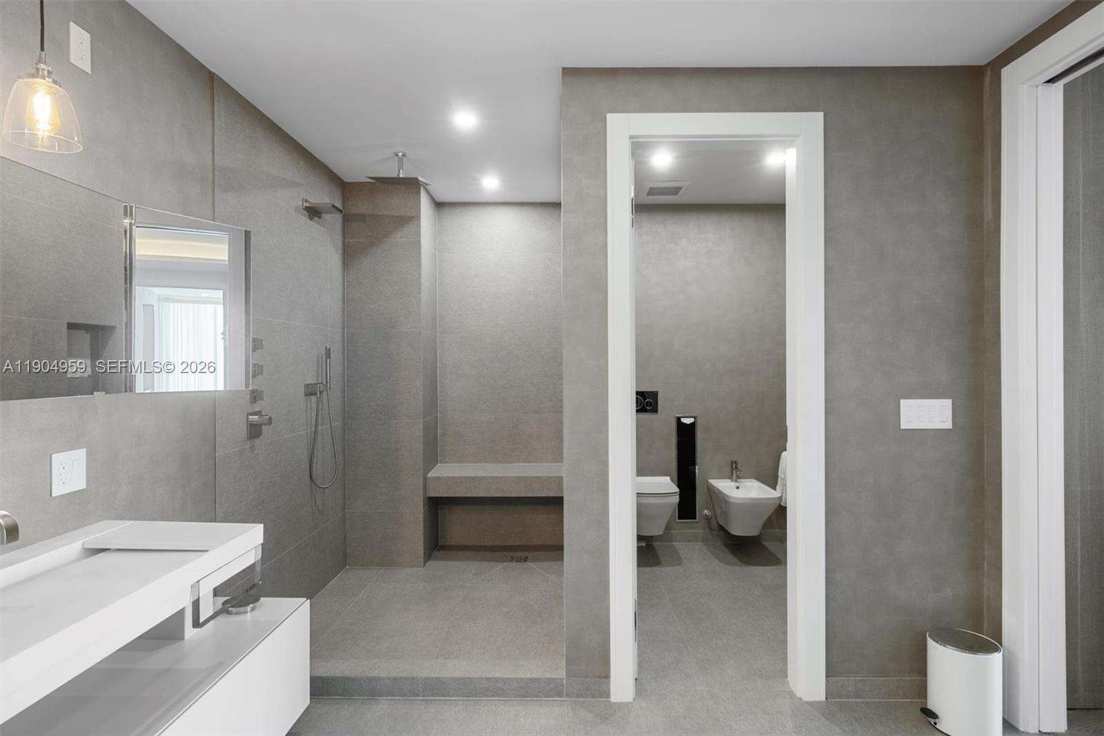 Continuum Unit #3203 | Picture 29