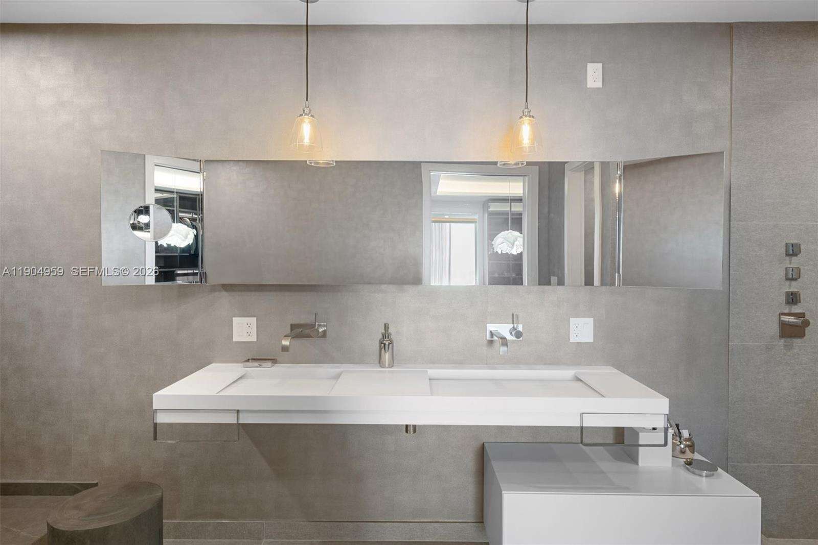 Continuum Unit #3203 | Picture 30