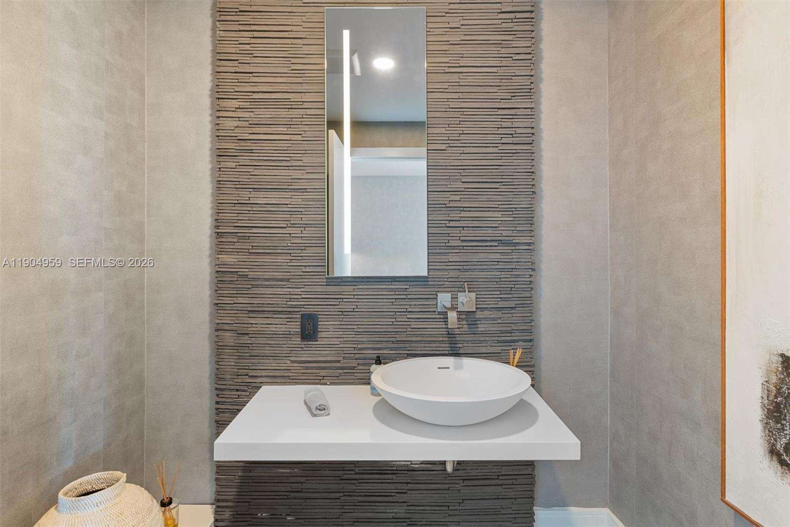 Continuum Unit #3203 | Picture 38