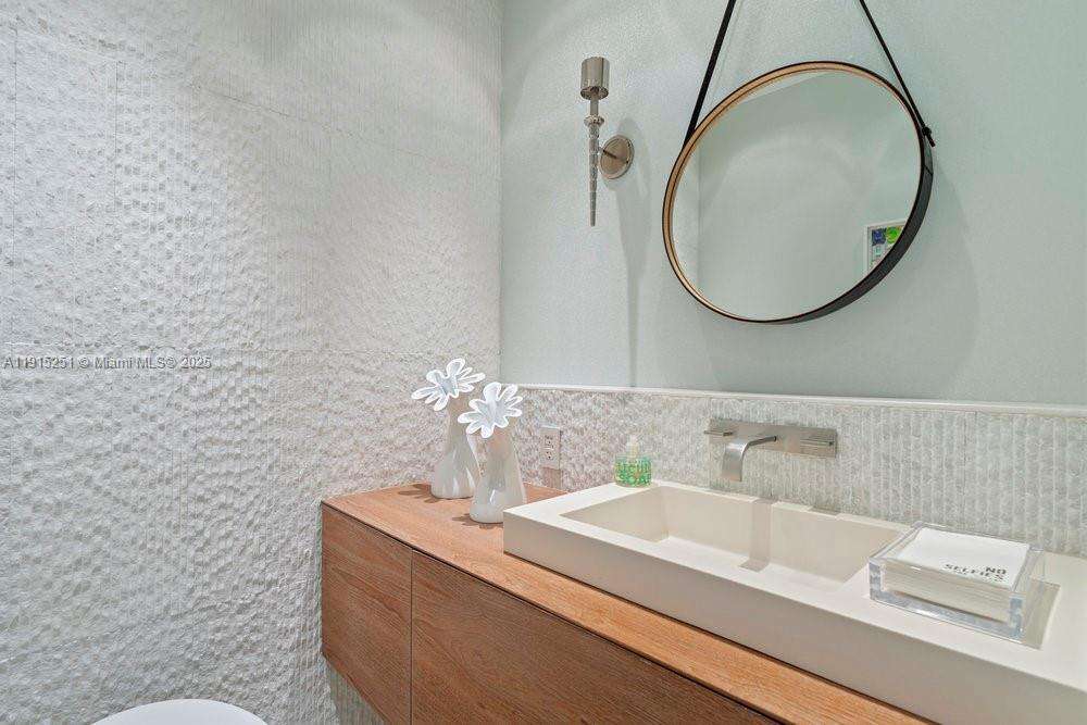 Continuum Unit #2703 | Picture 22