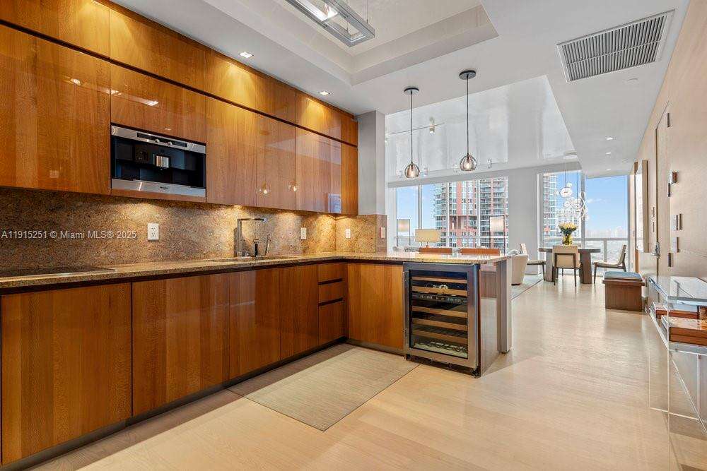 Continuum Unit #2703 | Picture 5