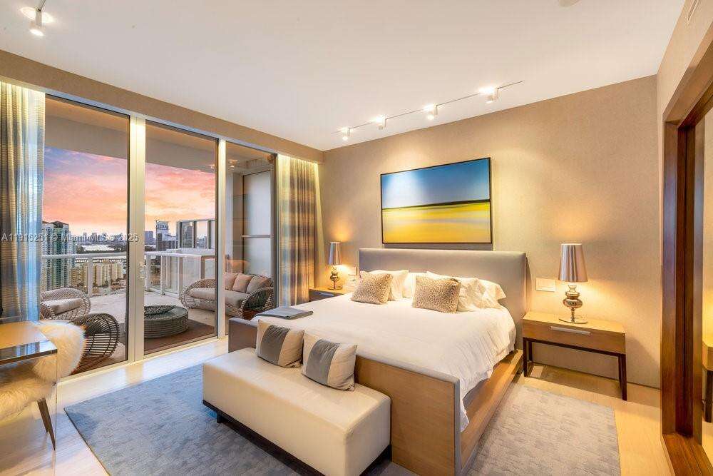 Continuum Unit #2703 | Picture 6