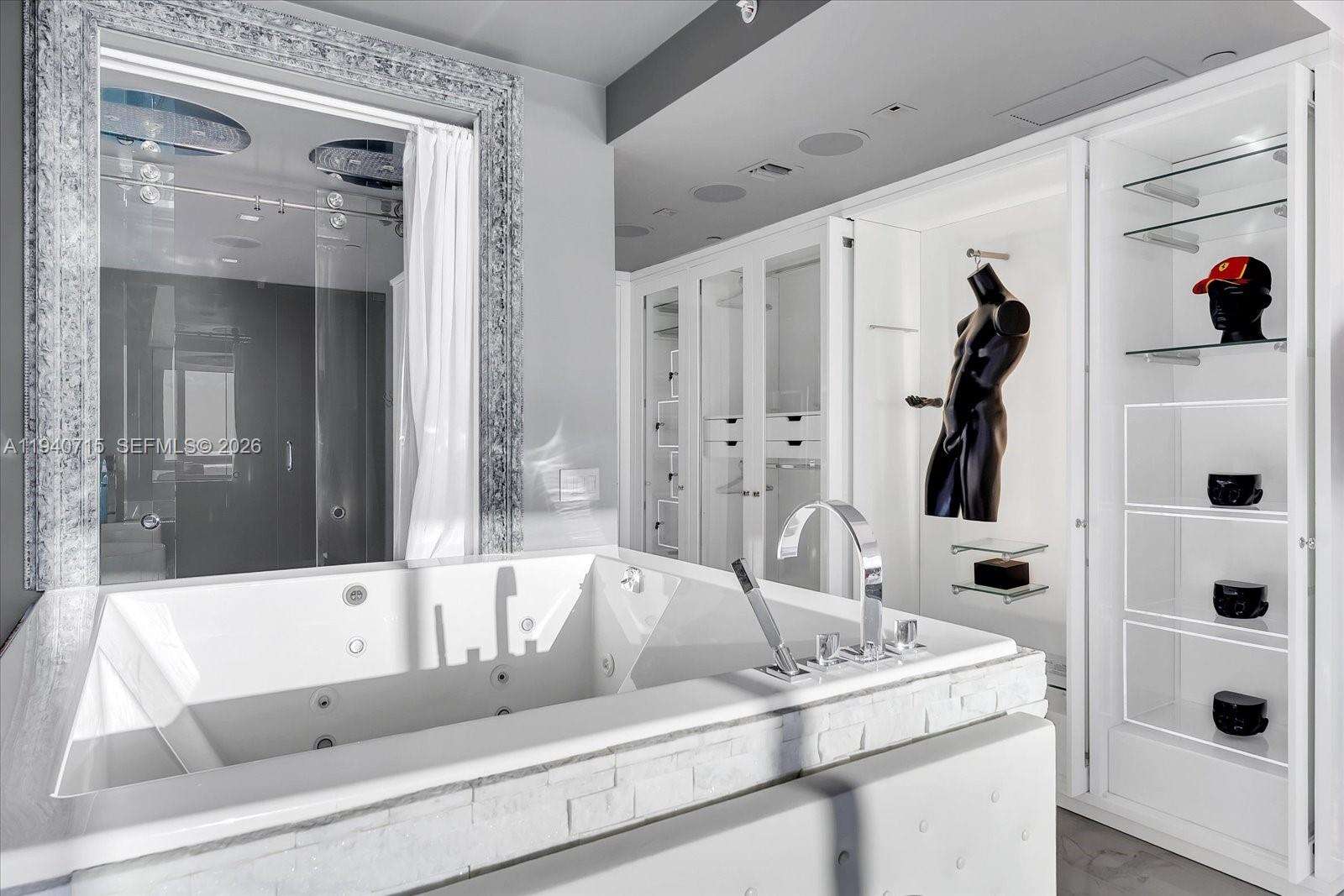 Continuum Unit #3002 | Picture 28