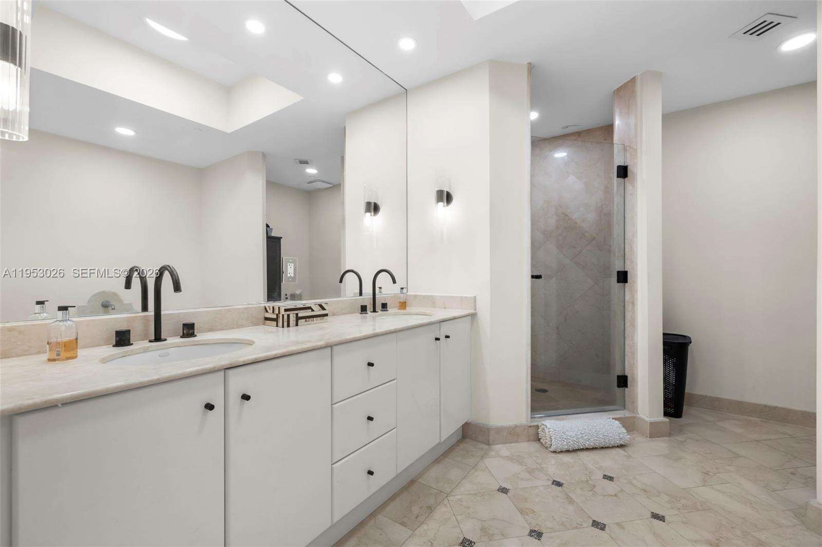 Continuum Unit #509 | Picture 20