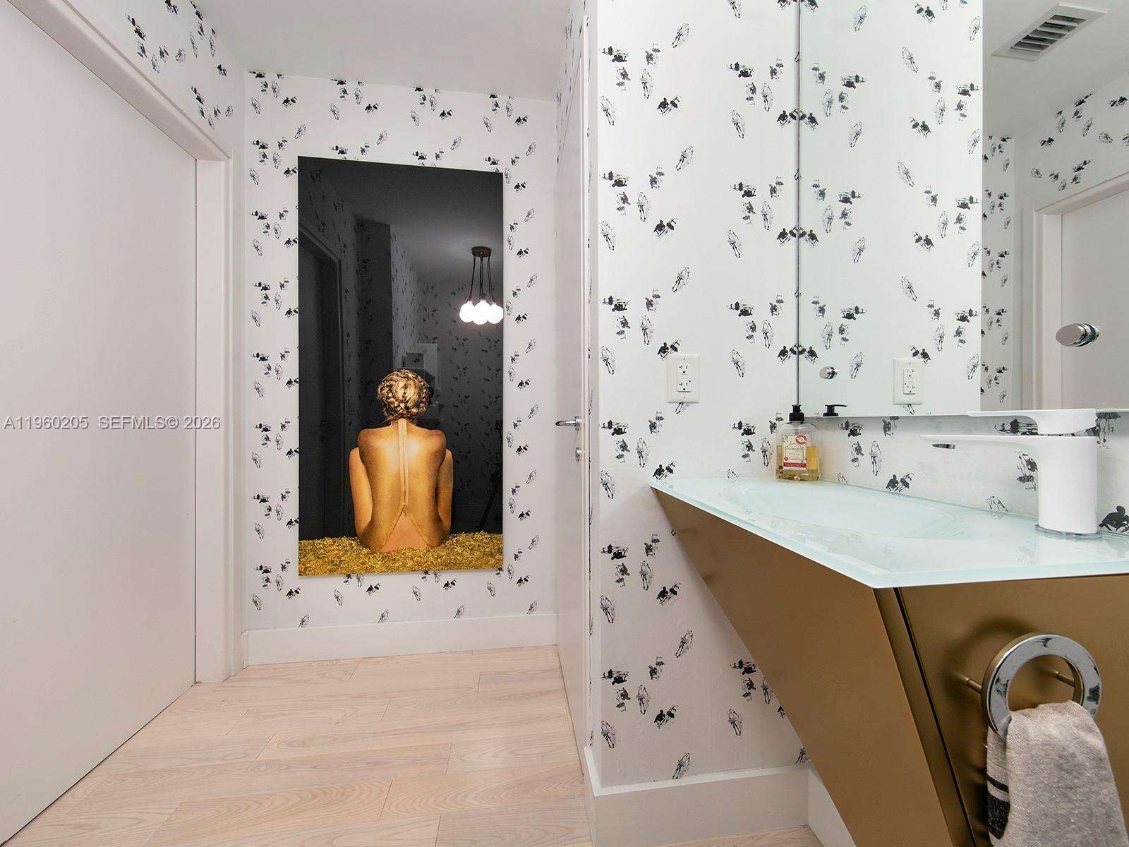 Continuum Unit #707 | Picture 14