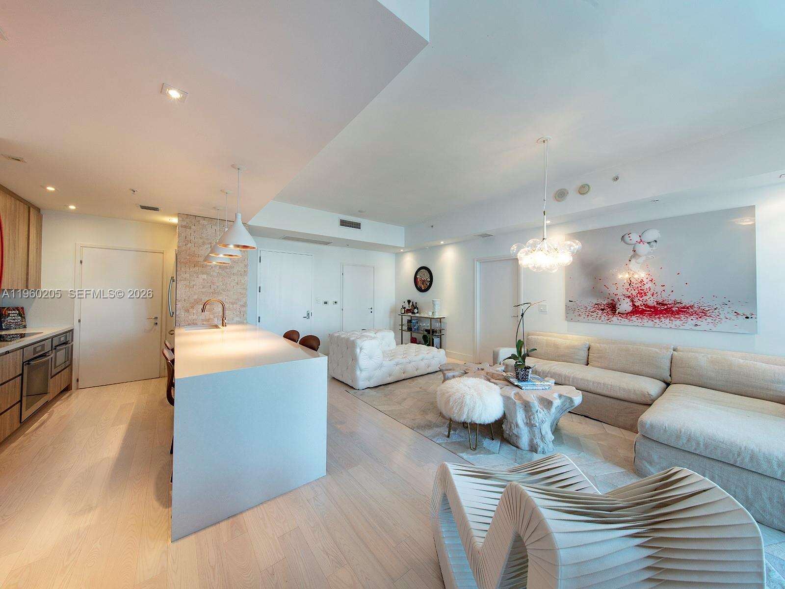 Continuum Unit #707 | Picture 5