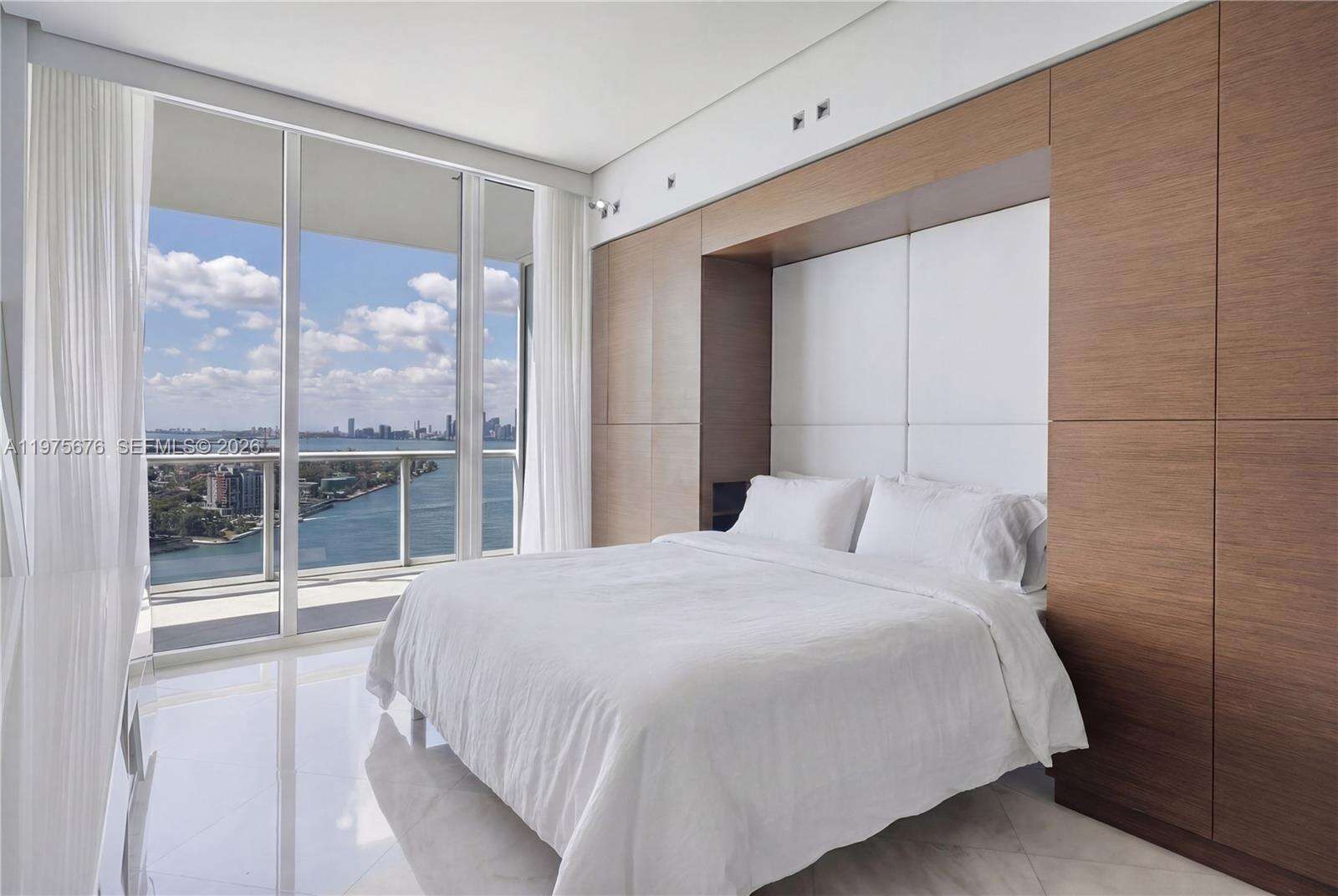 Continuum Unit #2604 | Picture 12