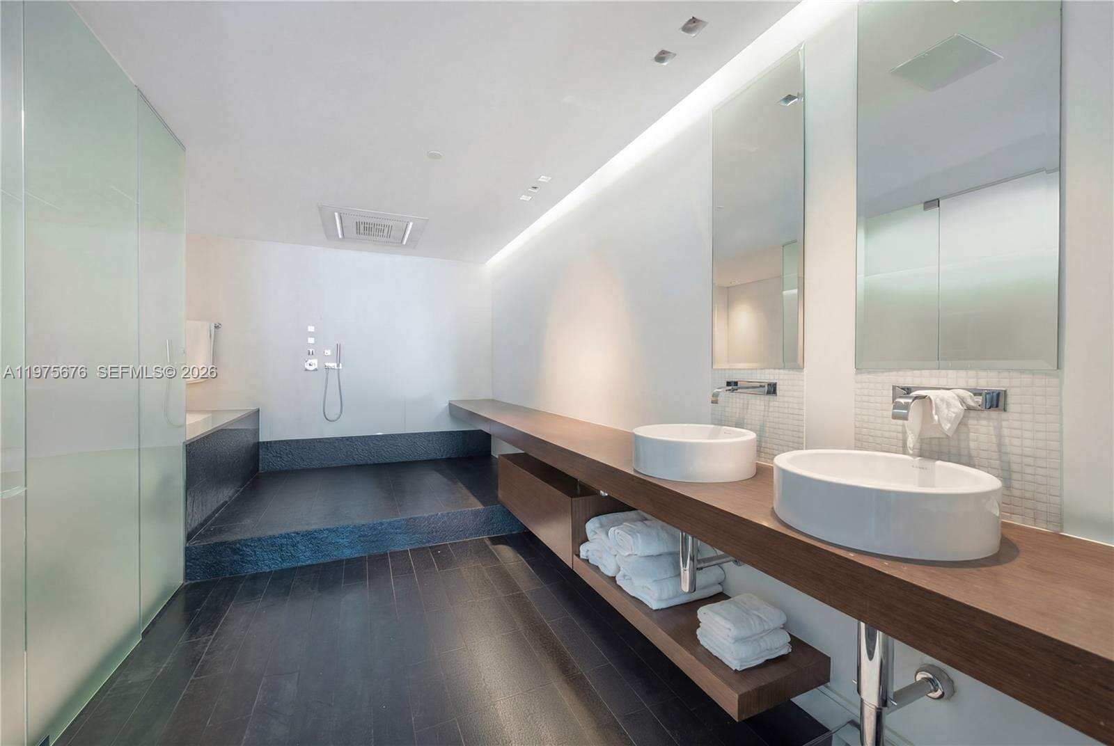 Continuum Unit #2604 | Picture 19