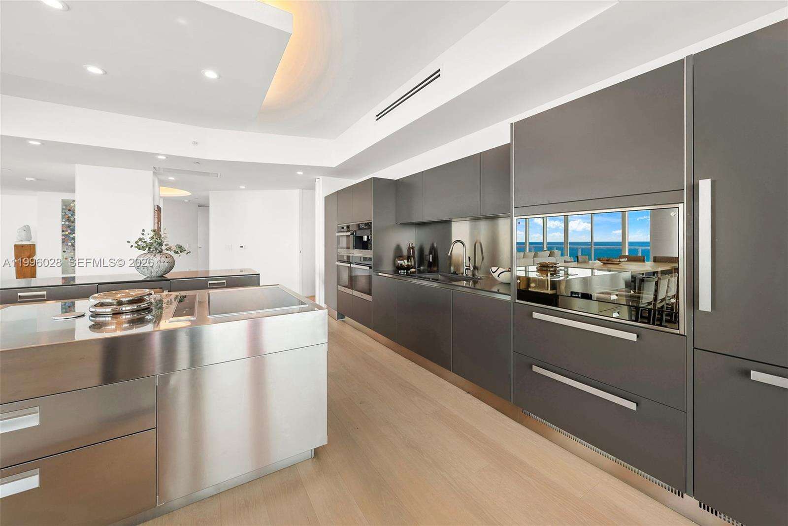 Continuum Unit #1906/07 | Picture 13