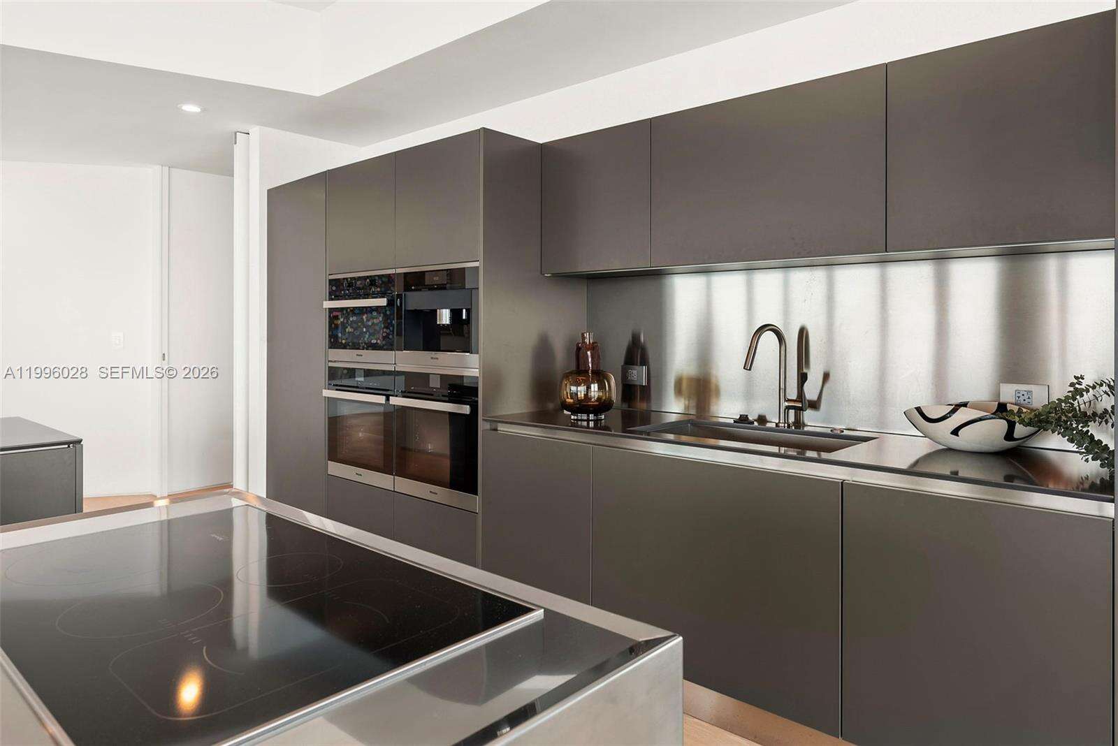 Continuum Unit #1906/07 | Picture 14