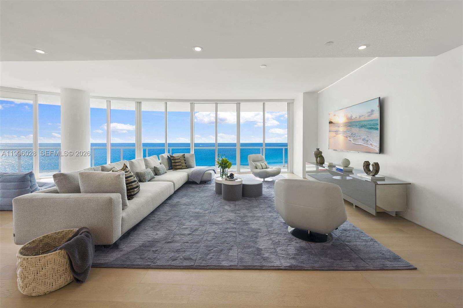 Continuum Unit #1906/07 | Picture 20