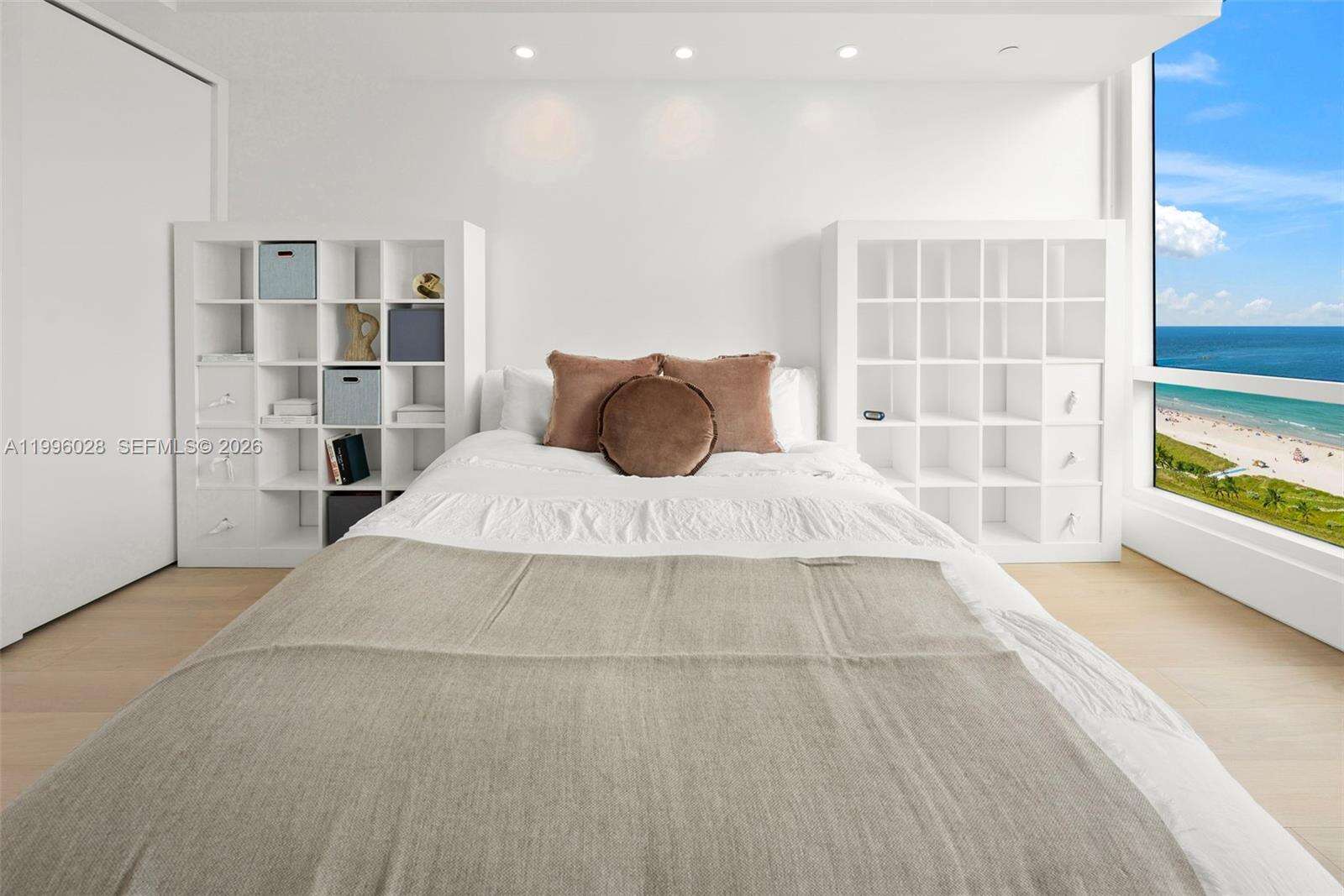 Continuum Unit #1906/07 | Picture 27