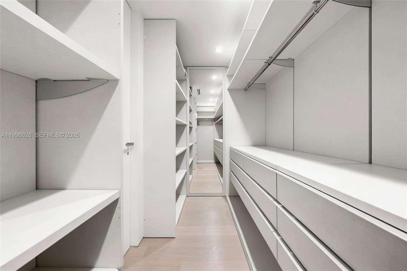 Continuum Unit #1906/07 | Picture 45