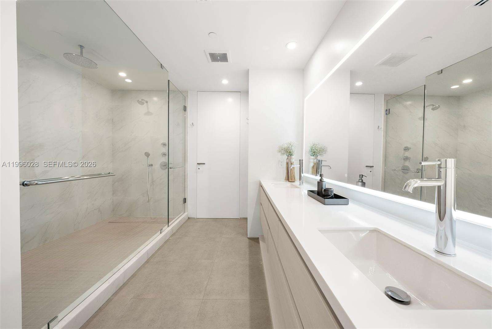 Continuum Unit #1906/07 | Picture 52