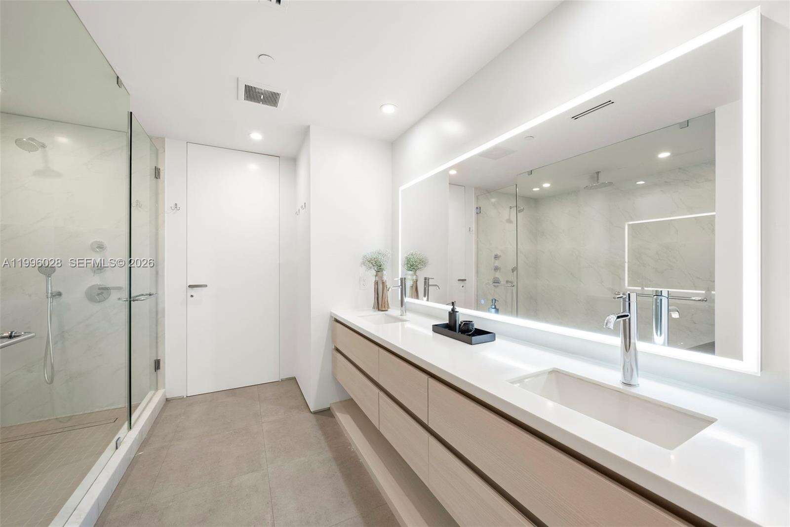 Continuum Unit #1906/07 | Picture 53