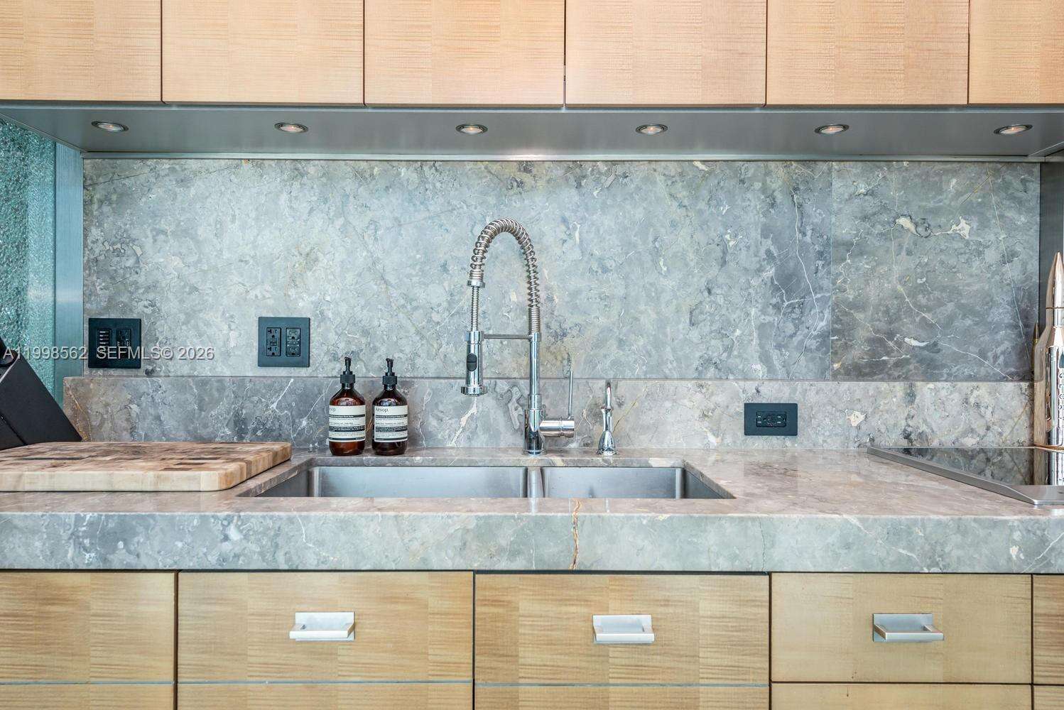 Continuum Unit #905 | Picture 13