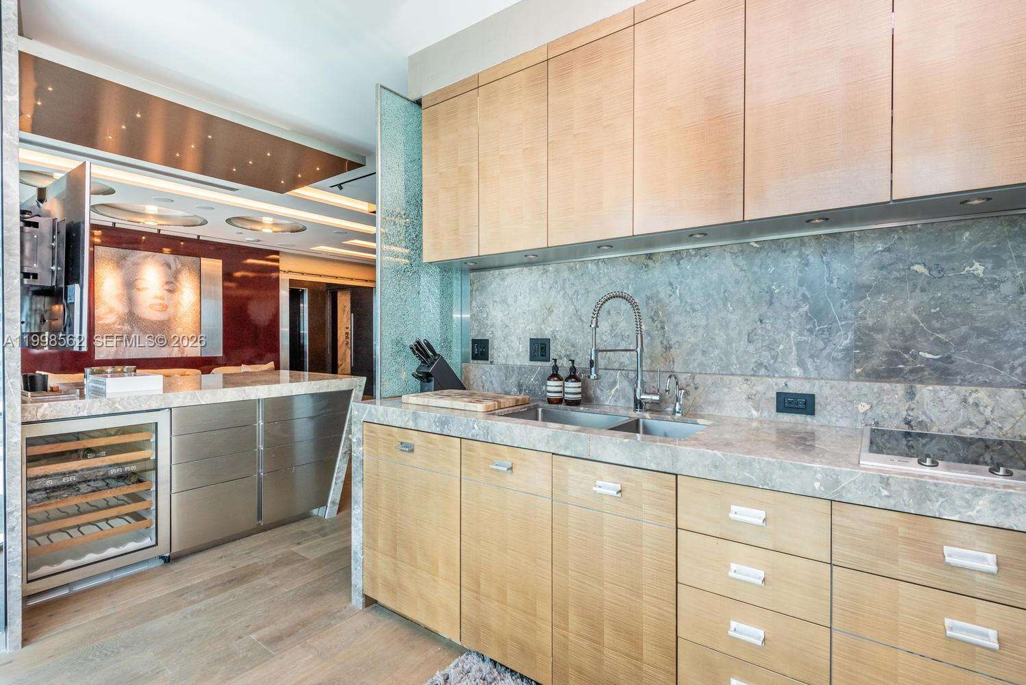 Continuum Unit #905 | Picture 15