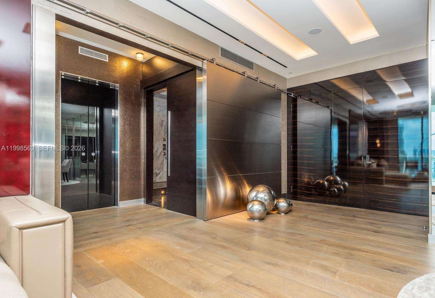 Continuum Unit #905 | Picture 16